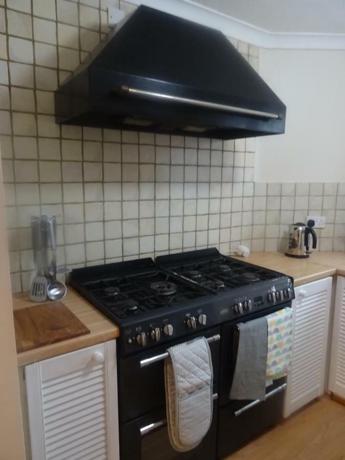 Maidstone Family Homes Upper Road Cottage Esterno foto