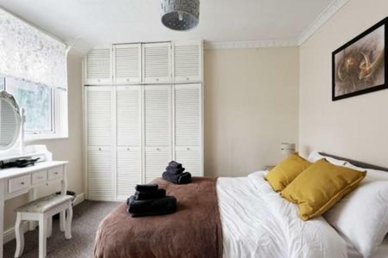 Maidstone Family Homes Upper Road Cottage Esterno foto