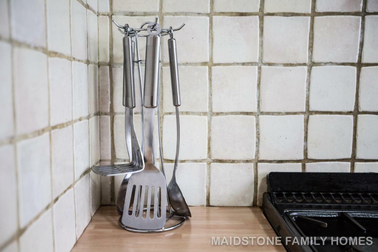 Maidstone Family Homes Upper Road Cottage Esterno foto